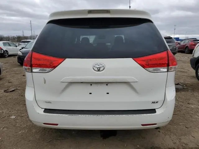 2011 TOYOTA SIENNA XLE  