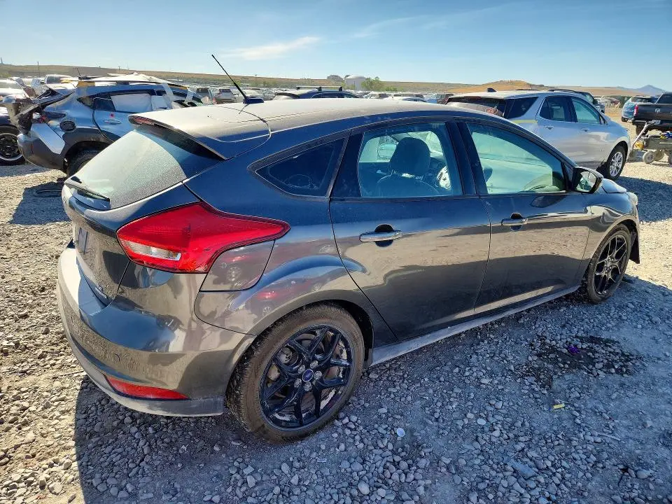 2016 FORD FOCUS SE  