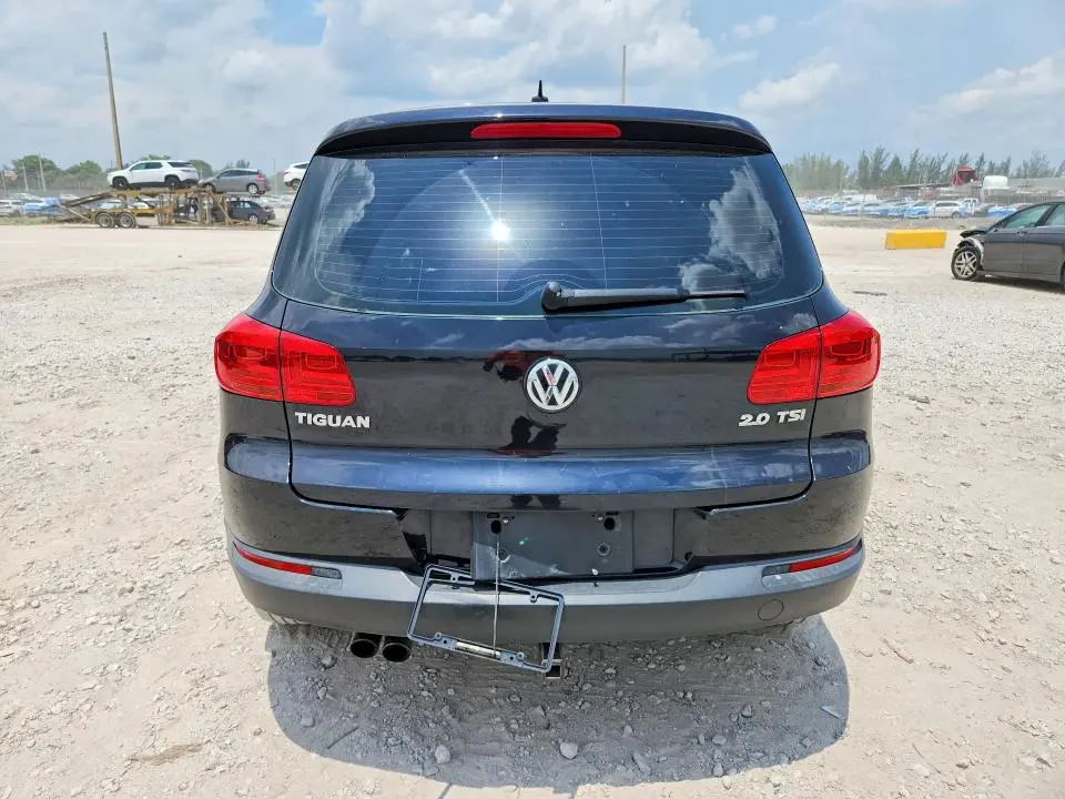2014 VOLKSWAGEN TIGUAN S  