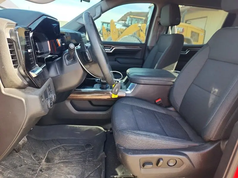 2023 CHEVROLET SILVERADO C1500 LT  