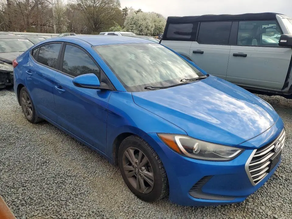 2017 HYUNDAI ELANTRA SE  
