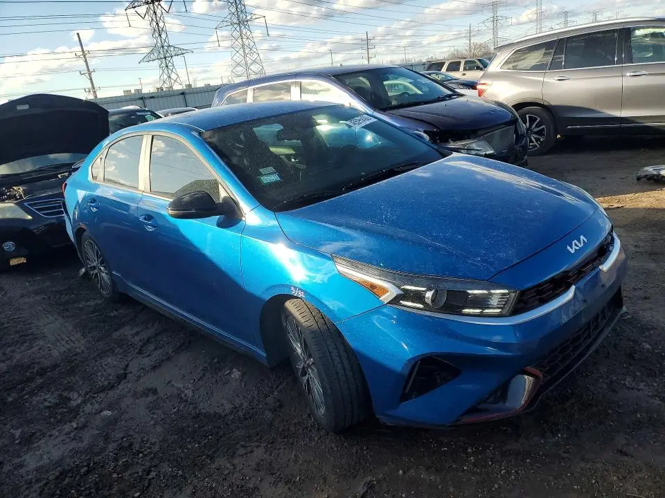 2022 KIA FORTE GT-LINE  