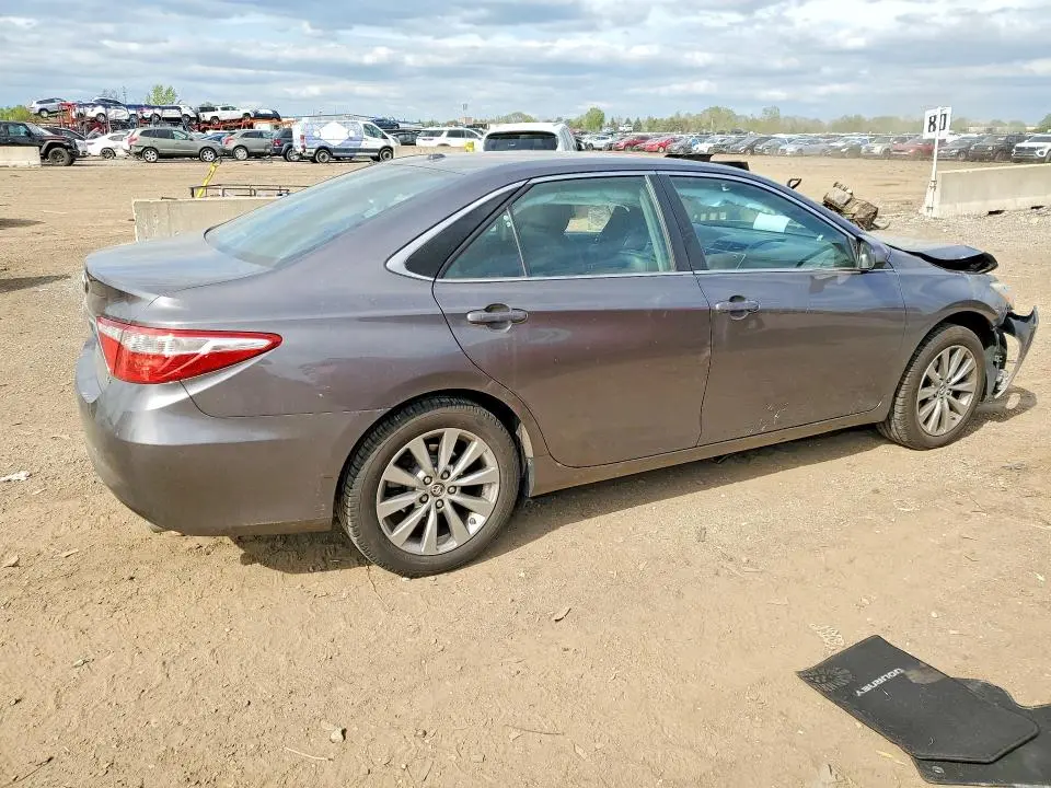 2015 TOYOTA CAMRY XLE  