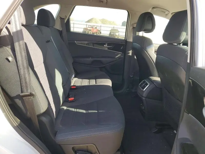 2017 KIA SORENTO LX V6  