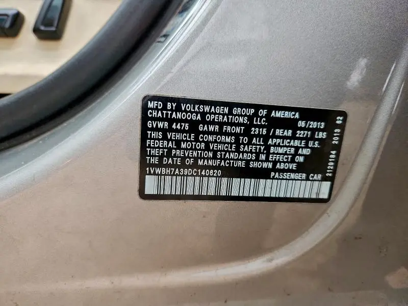 2013 VOLKSWAGEN PASSAT SE  