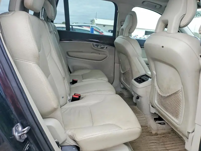 2016 VOLVO XC90 T6  