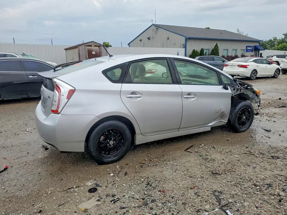 2013 TOYOTA PRIUS TWO  