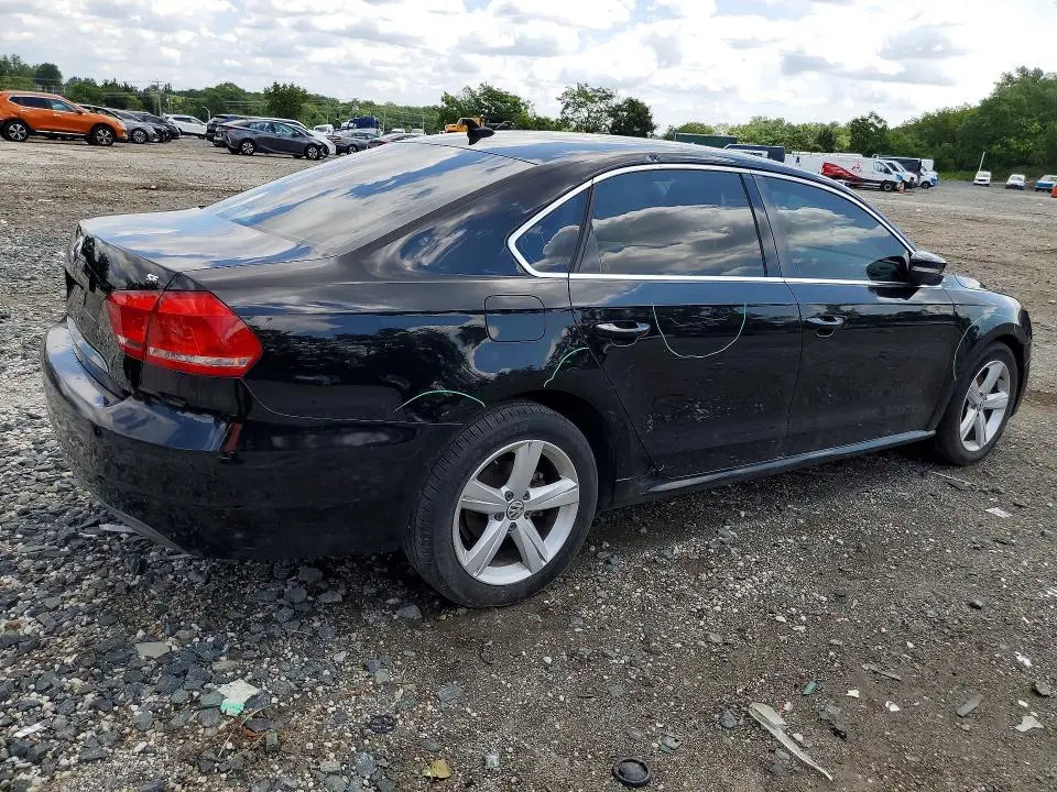 2013 VOLKSWAGEN PASSAT SE  