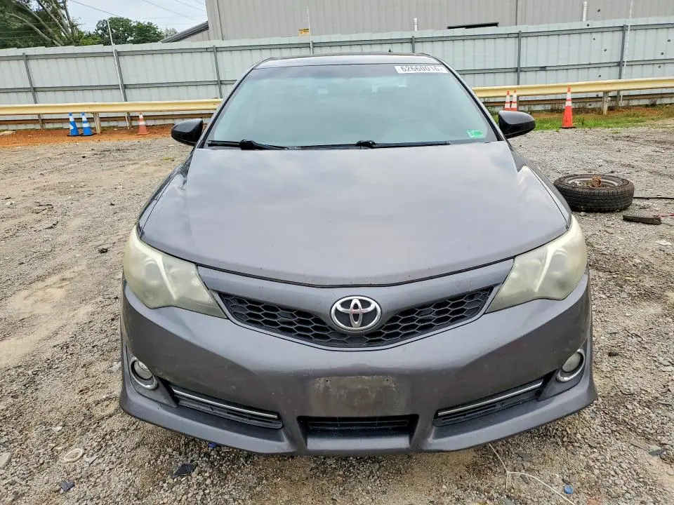 2014 TOYOTA CAMRY SE  