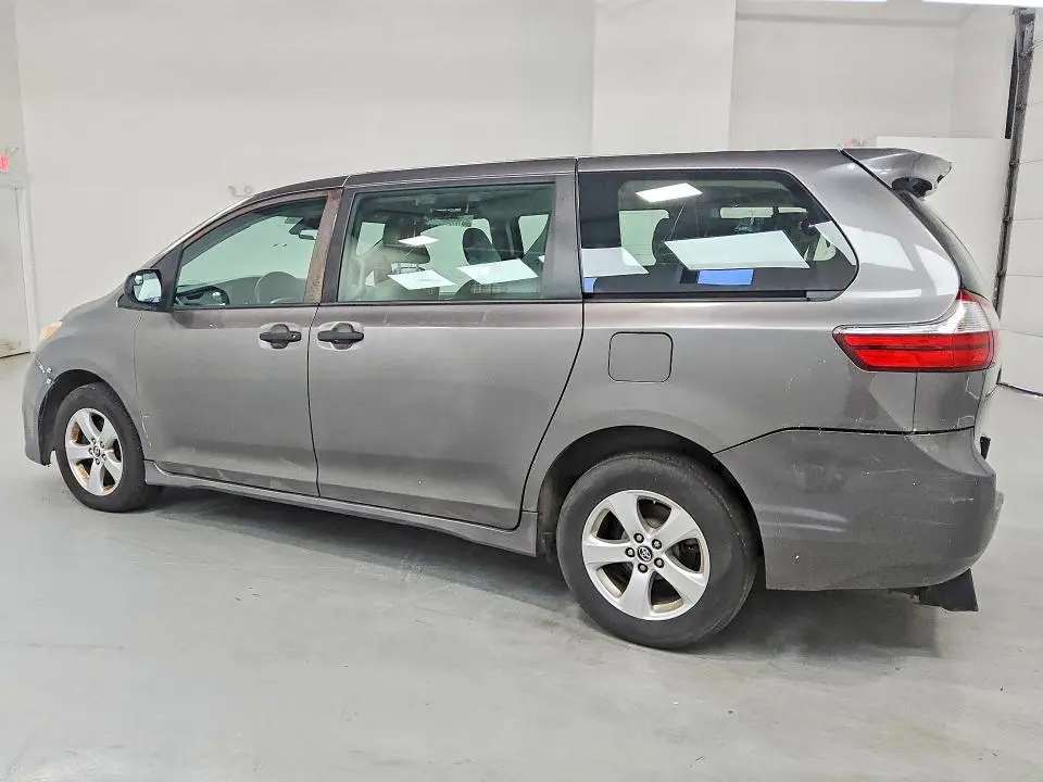 2018 TOYOTA SIENNA L  
