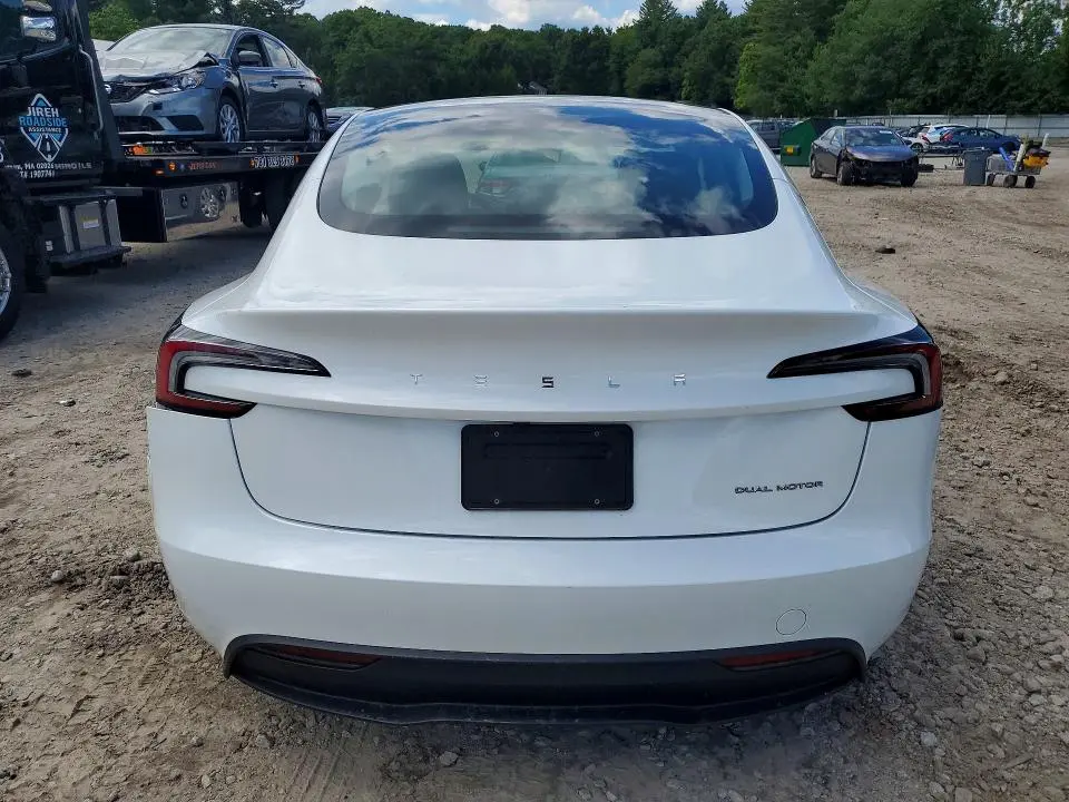 2024 TESLA MODEL 3   
