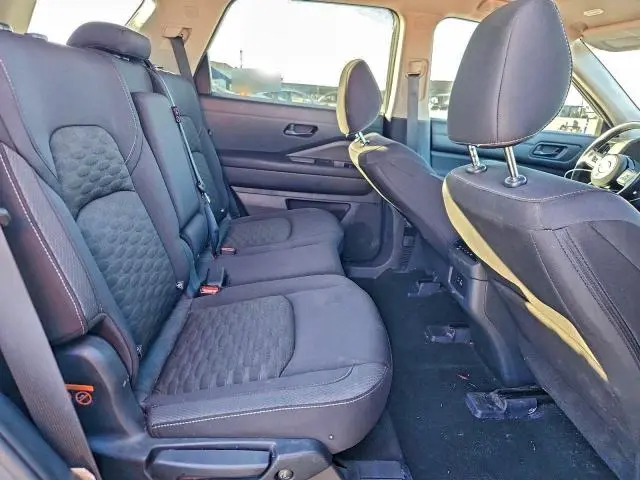 2023 NISSAN PATHFINDER SV  