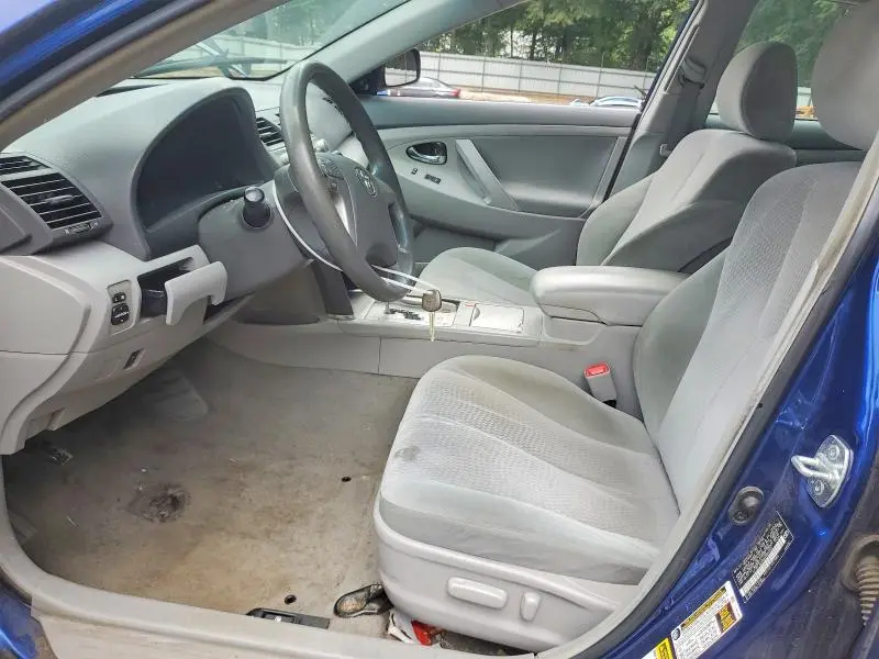 2010 TOYOTA CAMRY LE  