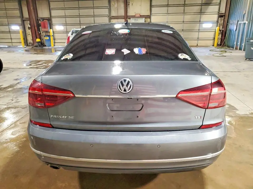 2017 VOLKSWAGEN PASSAT SE  