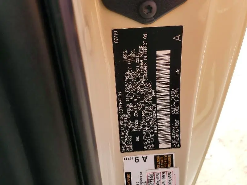 2010 TOYOTA FJ CRUISER BASE  