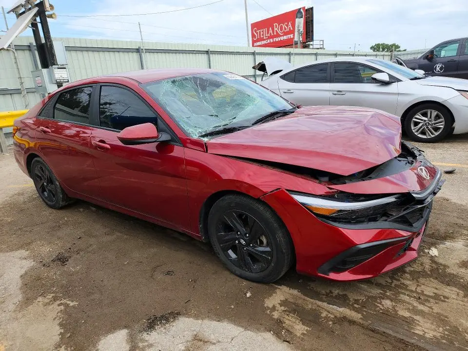 2024 HYUNDAI ELANTRA SEL  