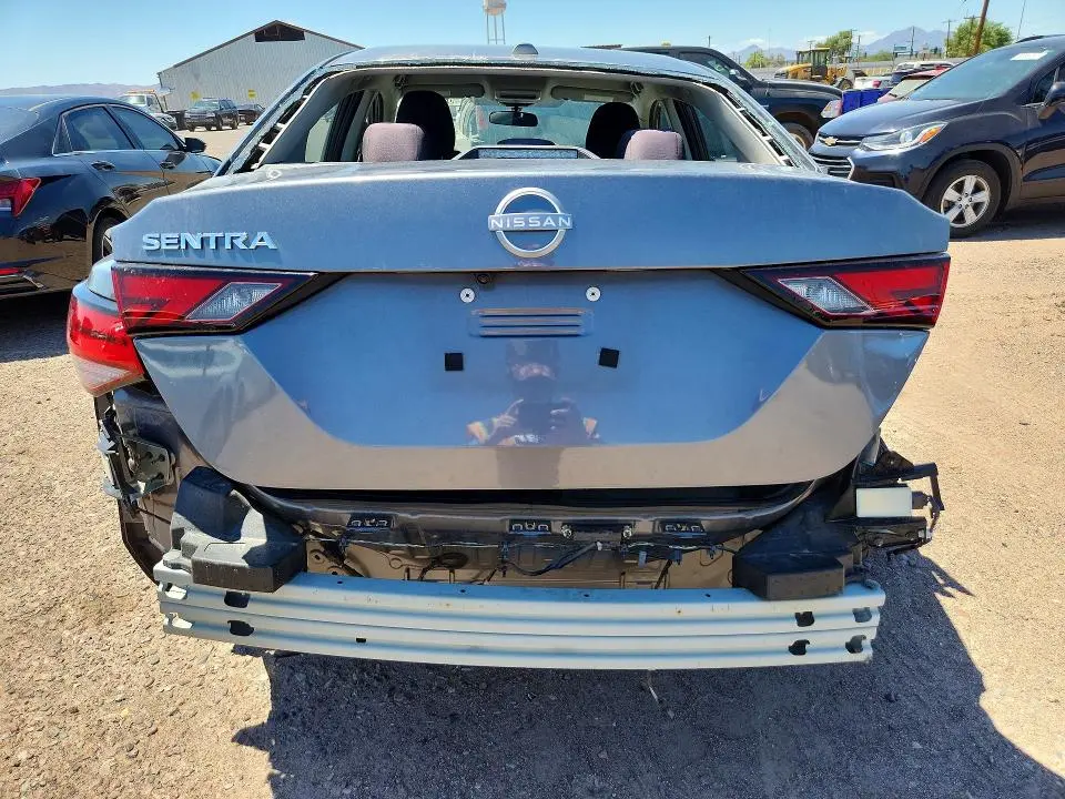 2025 NISSAN SENTRA SV  