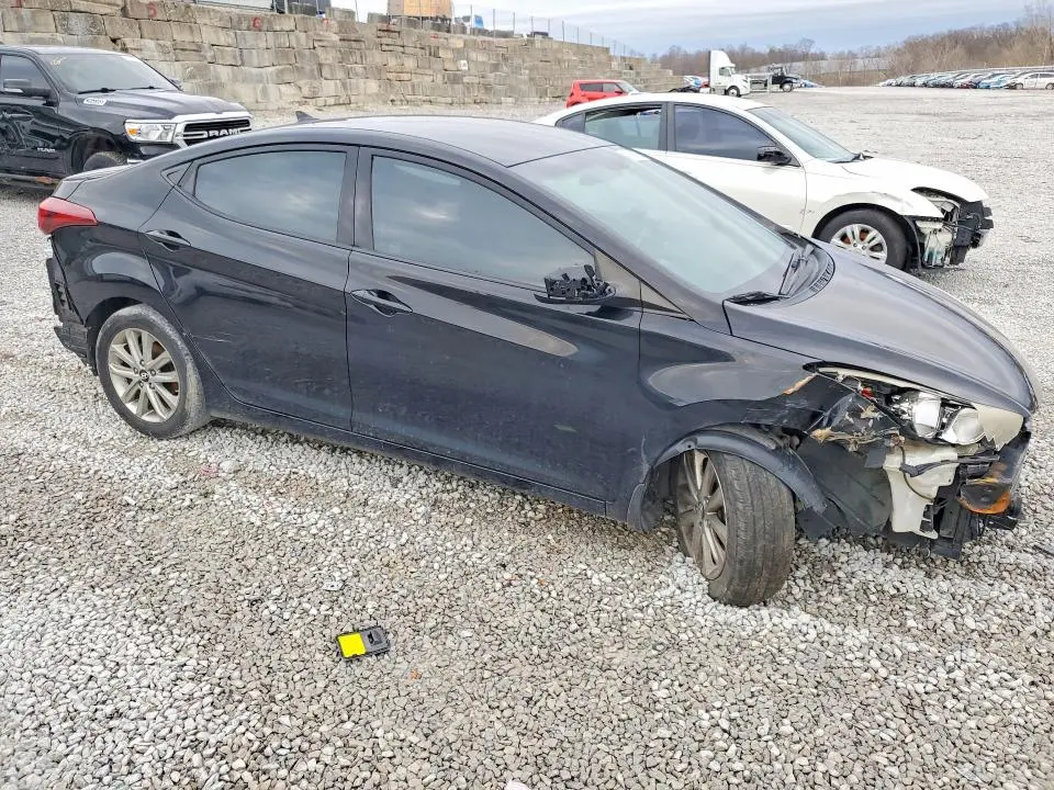 2014 HYUNDAI ELANTRA SE  