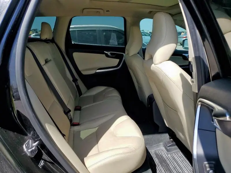 2016 VOLVO XC60 T5 PREMIER  