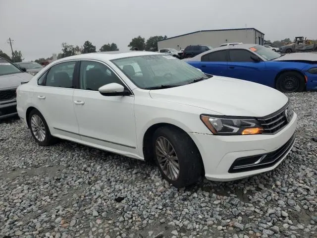 2016 VOLKSWAGEN PASSAT SE  