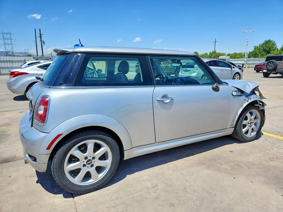 2010 MINI COOPER   