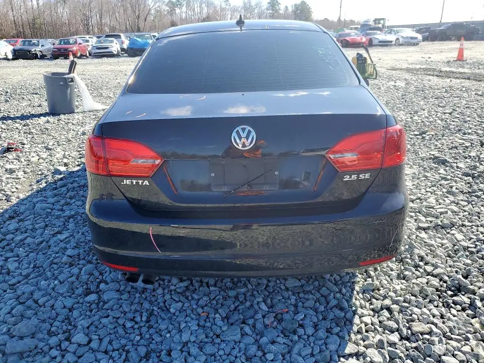 2013 VOLKSWAGEN JETTA SE  