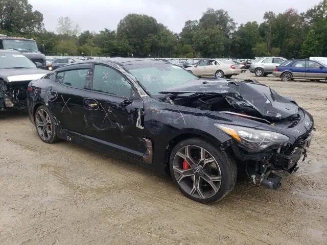 2019 KIA STINGER GT2  