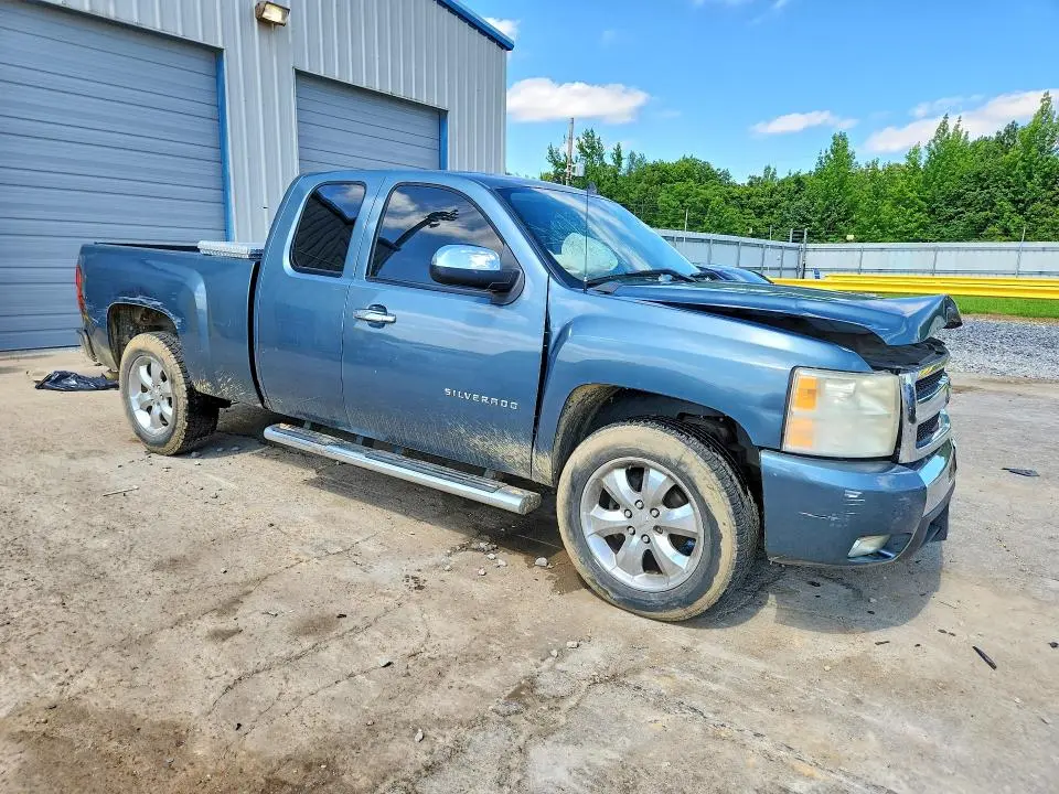 2011 CHEVROLET SILVERADO C1500 LT  