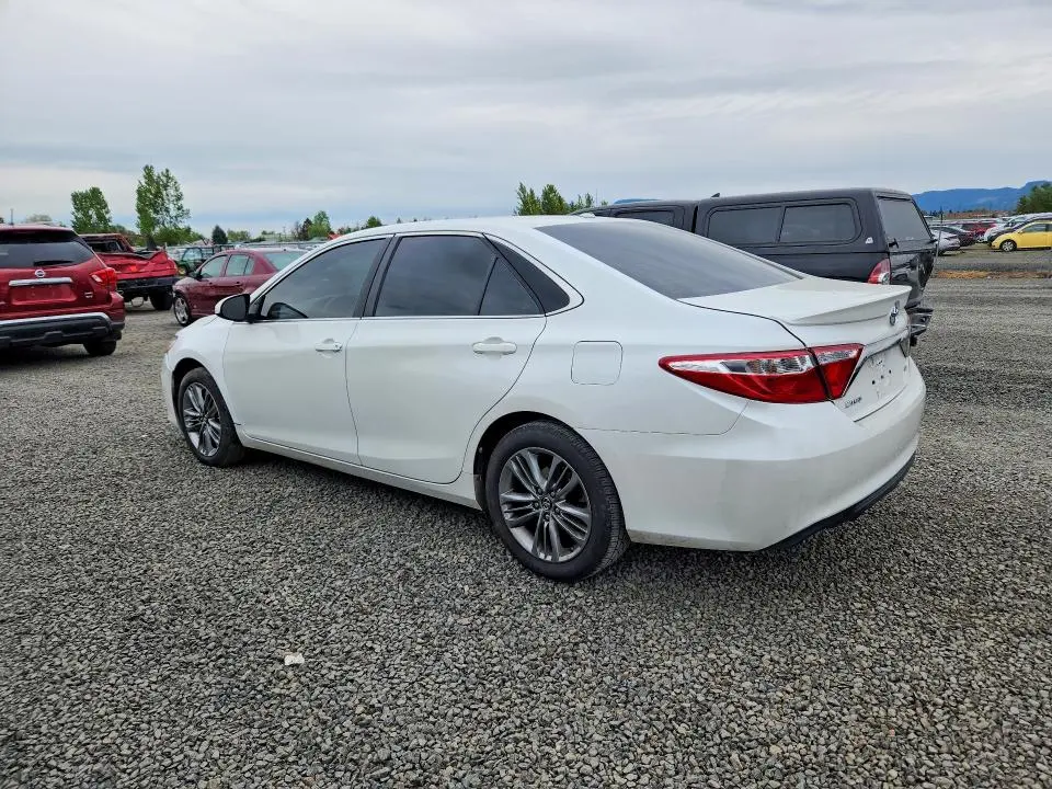 2017 TOYOTA CAMRY SE  