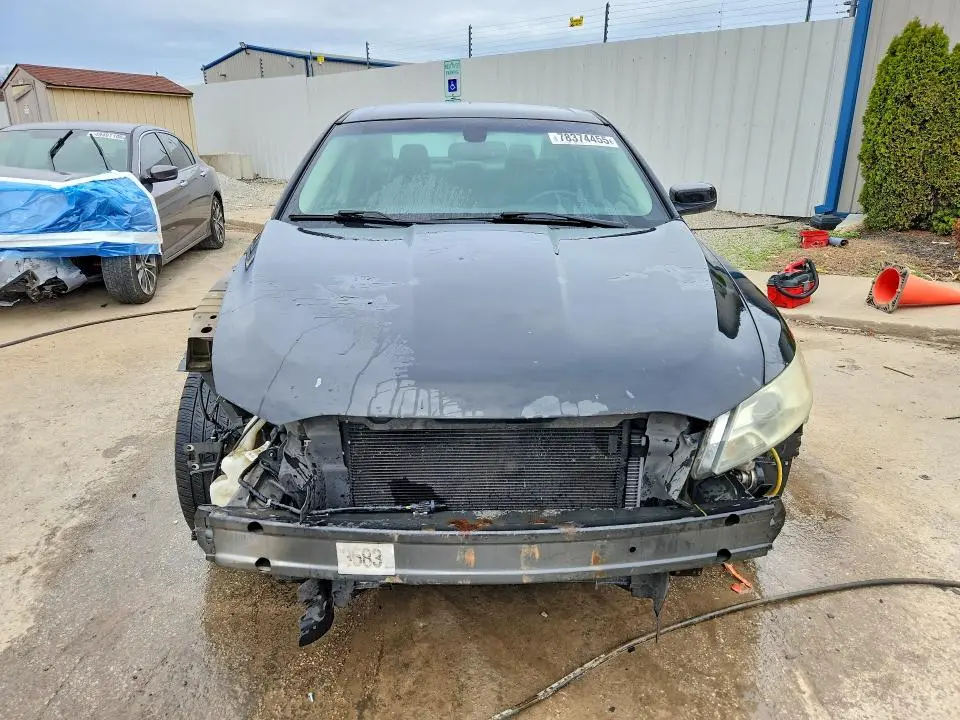 2011 FORD TAURUS SEL  