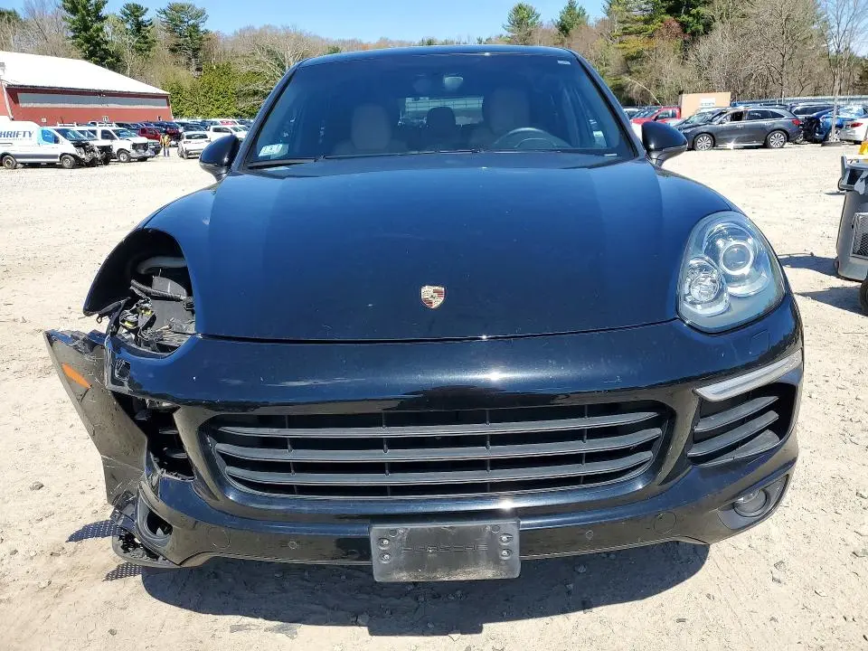 2017 PORSCHE CAYENNE   