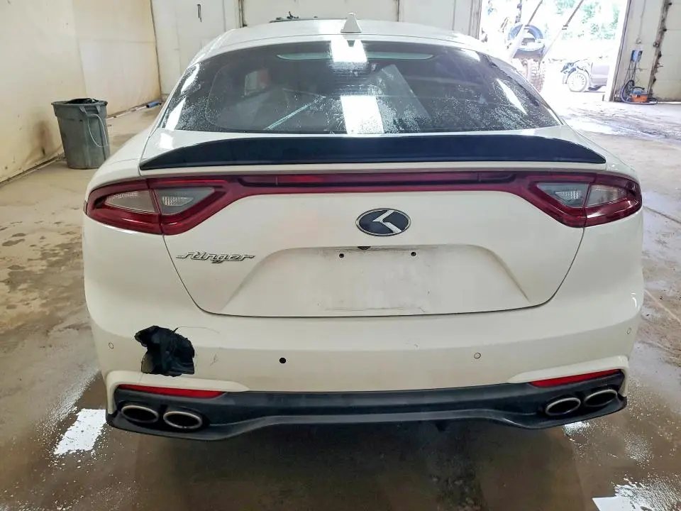 2018 KIA STINGER BASE  