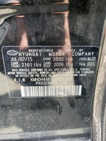 2016 HYUNDAI ELANTRA SE  