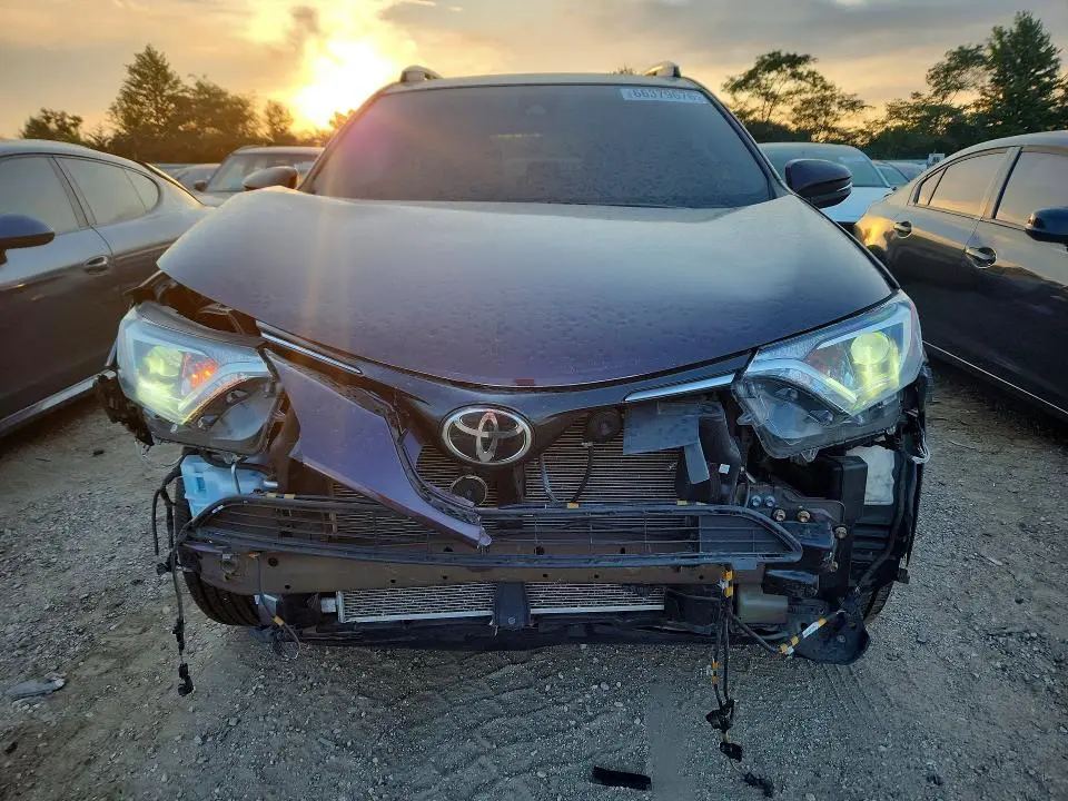 2017 TOYOTA RAV4 XLE  