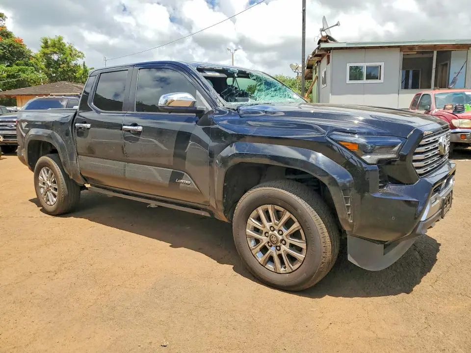 2024 TOYOTA TACOMA SR5  