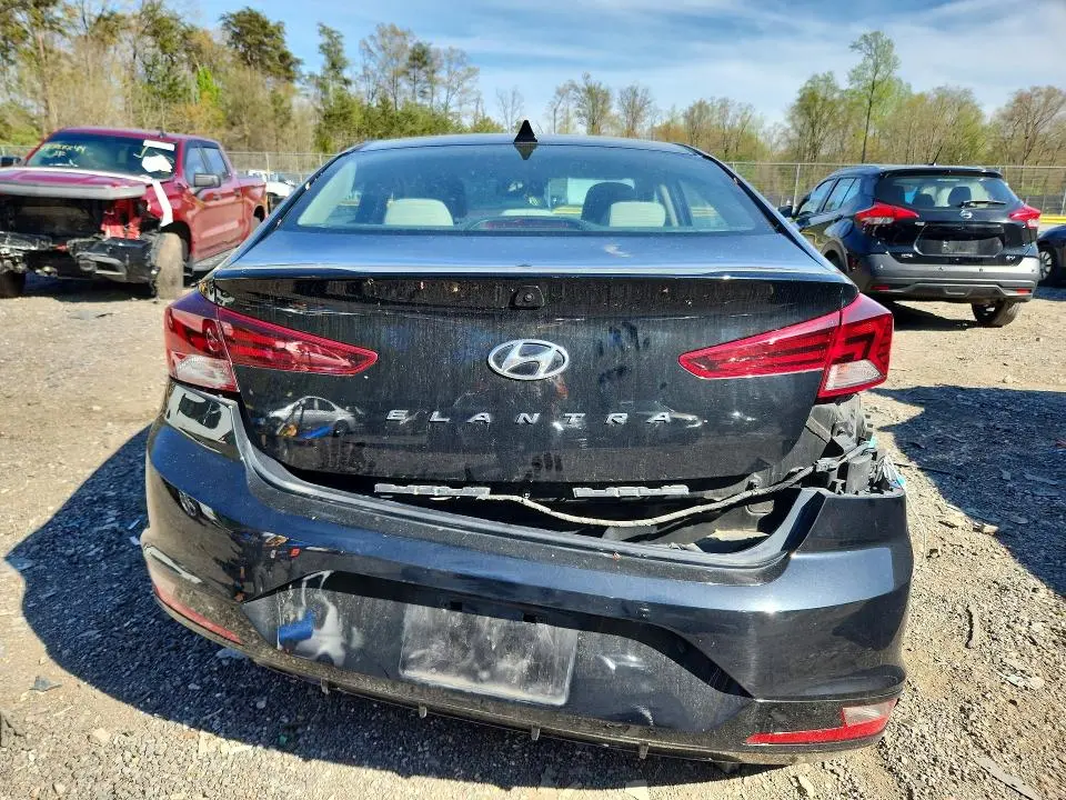 2020 HYUNDAI ELANTRA SEL  