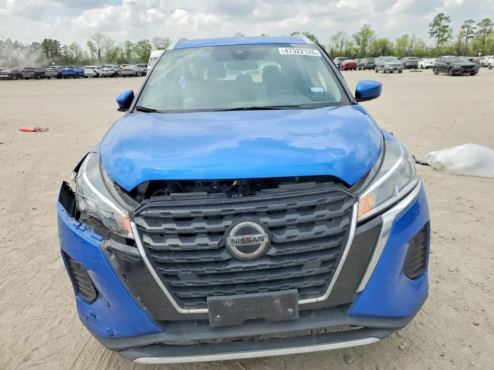 2021 NISSAN KICKS SV  