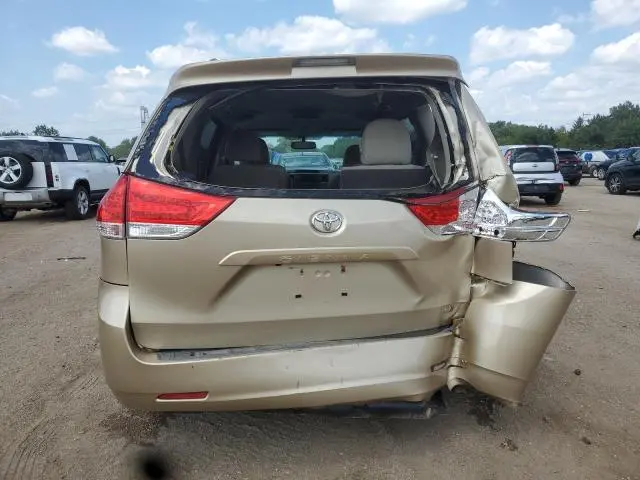 2011 TOYOTA SIENNA LE  