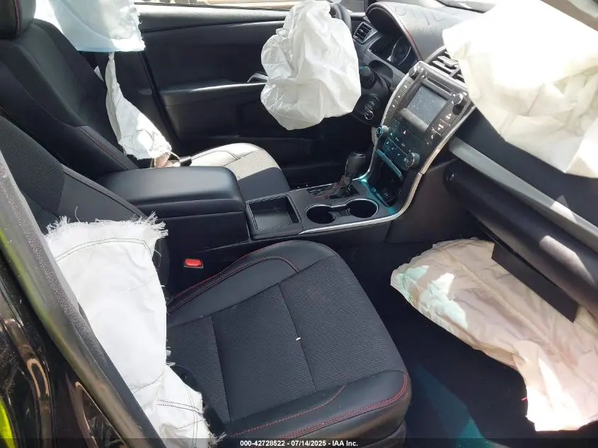 2017 TOYOTA CAMRY SE