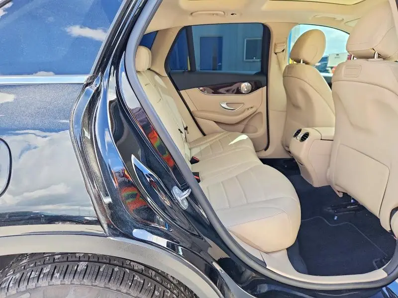 2019 MERCEDES-BENZ GLC 300  