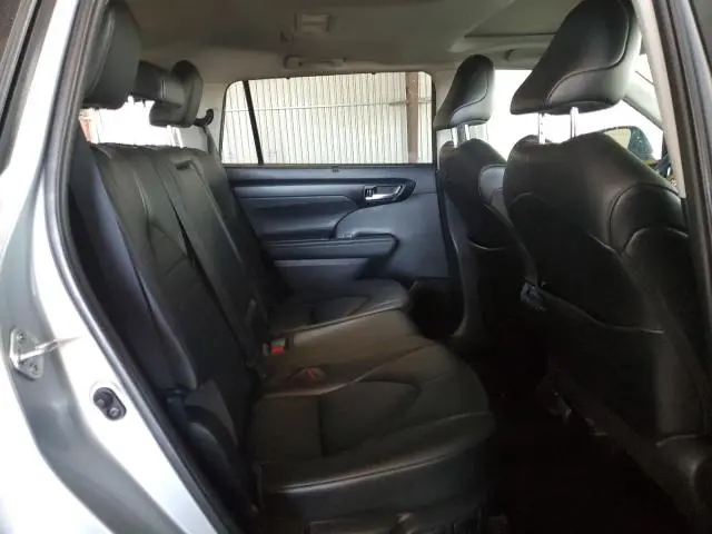 2020 TOYOTA HIGHLANDER HYBRID XLE  