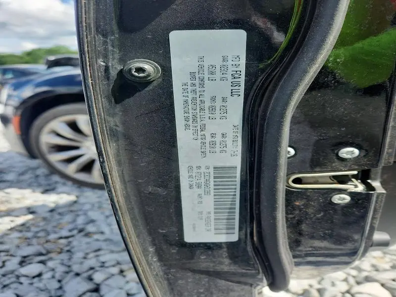 2016 CHRYSLER 300 LIMITED  