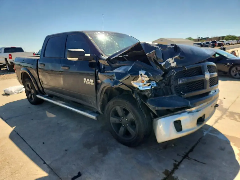 2015 RAM 1500 SLT  