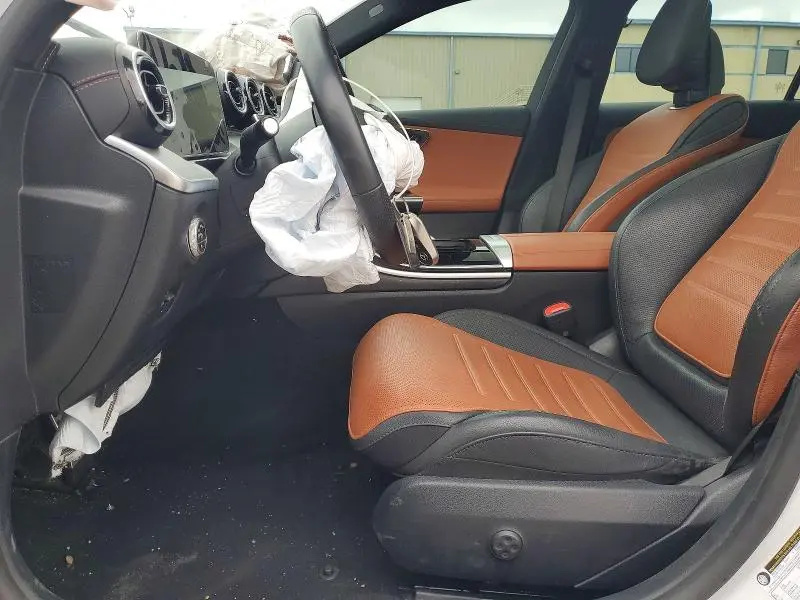 2024 MERCEDES-BENZ C 300  