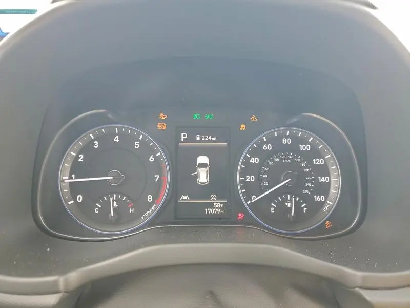 2023 HYUNDAI KONA SE  