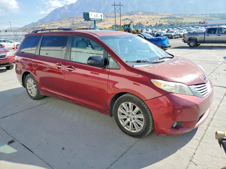 2011 TOYOTA SIENNA LIMITED 7-PASSENGER  