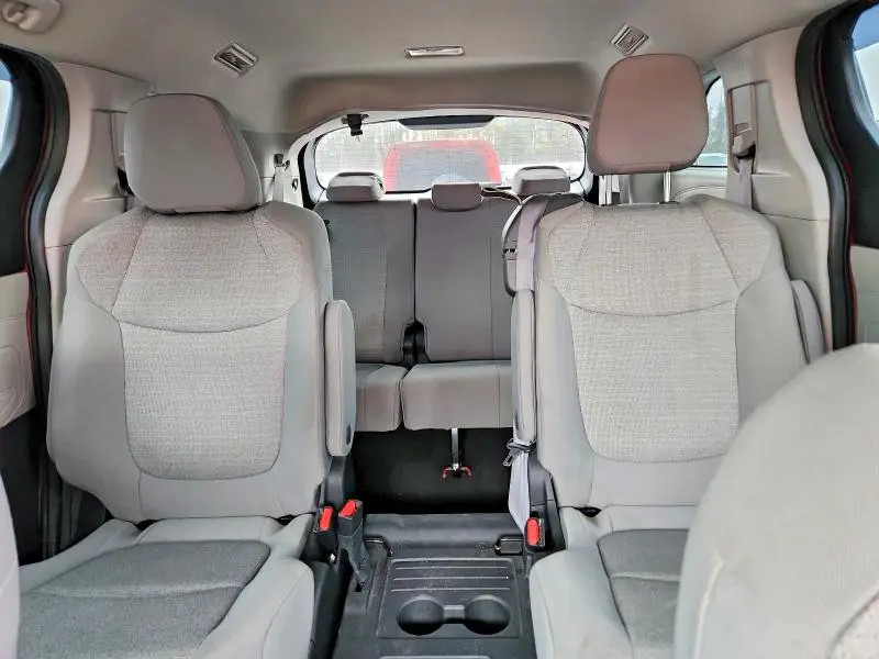 2022 TOYOTA SIENNA LE 8-PASSENGER  