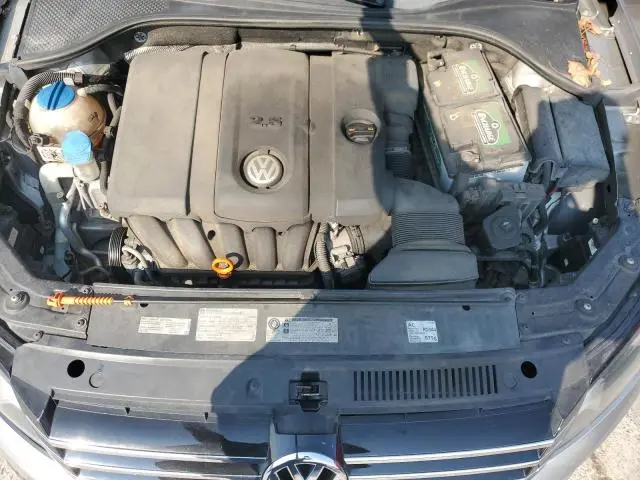 2013 VOLKSWAGEN PASSAT SE  