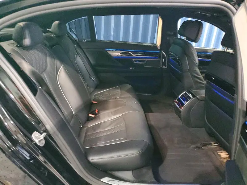 2022 BMW 750 XI  