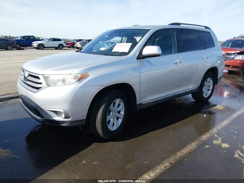 2013 TOYOTA HIGHLANDER SE V6